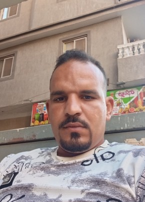 احمد رمضان из طهطا 28 лет