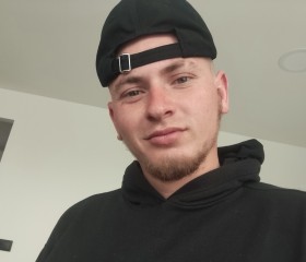 Artur Xlestkov, 25, Prague