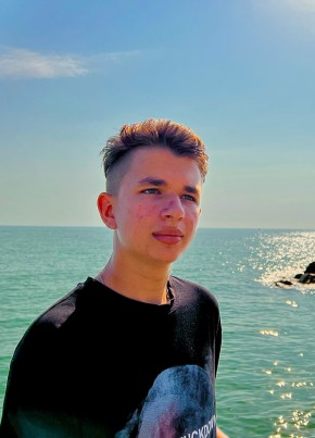 Артём из Пластуновскаи 21 год