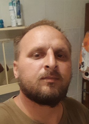 Robert из Pécs 32 года