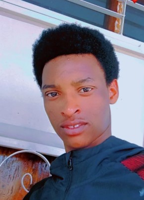 Lazaro из Dodoma 18 лет