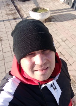 Максим, 35, Россия, Феодосия