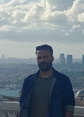 Cenk из İstanbul 38 лет