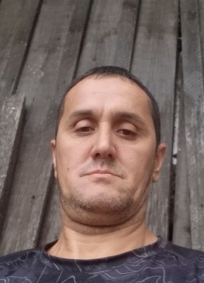 Саид Зоирович из Хабаровска 46 лет