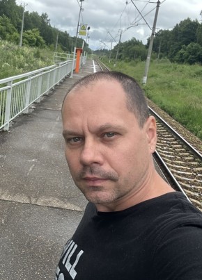 Денис из Москвы 41 год