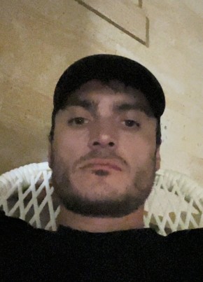Расул из Ломоносова 29 лет