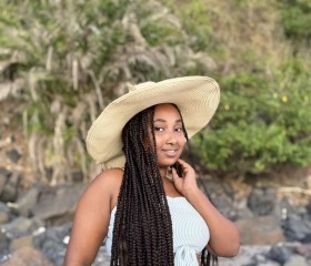 Sarah, 26, Mamoudzou