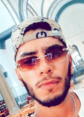 Yunus из Oran 23 года