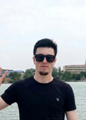Murad Xakimov из Бишкека 22 года
