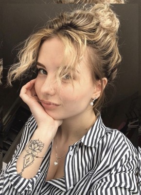 Елена, 27, Россия, Сургут