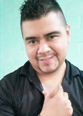 J Vega, 39, República de El Salvador, Santa Tecla