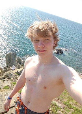 Даниил из Владивостока 18 лет