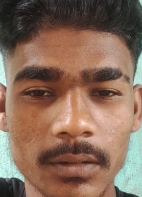 Zuber, 18, India, Jāmadoba