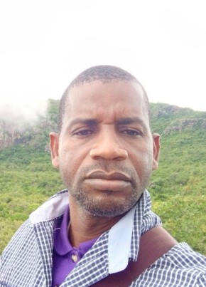 DIALLO, 43, République de Guinée, Conakry