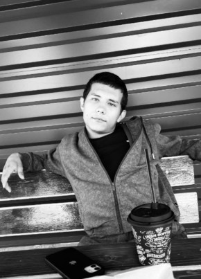 Nikita из Тбилисскаи 22 года