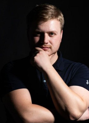 Александр из Мариуполи 33 года