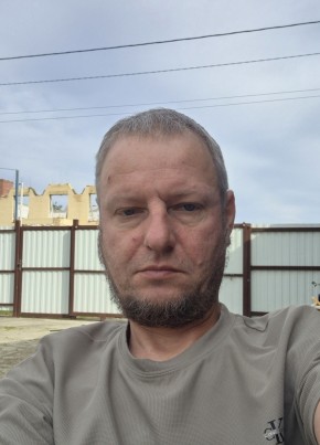 Константин из Армавира 45 лет