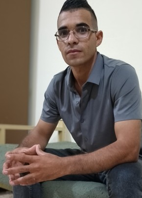 Saadi Ayoub, 26, Algeria, Oran