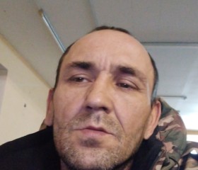 Ruslan, 46, Oldham