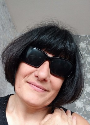 Dina, 55, République Française, Bordeaux