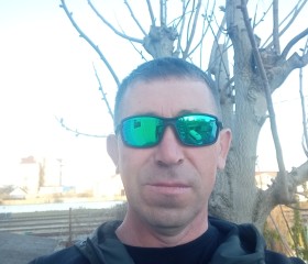 Aleksandr, 46, Feodosiya