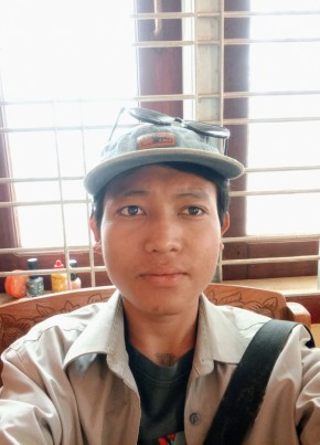 Htet phyo, 20, Myanmar (Burma), Mogok