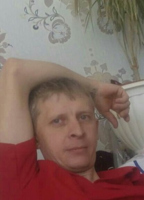 Олег, 43, Россия, Новобурейский