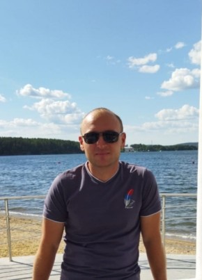 Алексей из Касли 42 года