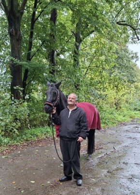 Mustafa из Wuppertal 51 год