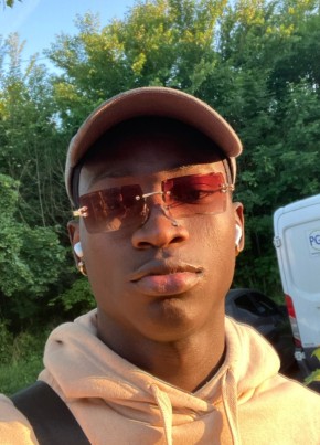 Thug libre, 20, République Française, Cergy