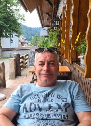 Vali, 56, Schweizerische Eidgenossenschaft, Chur
