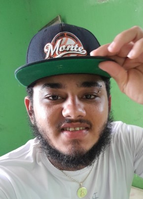 Melvin из Santiago de los Caballeros 21 год