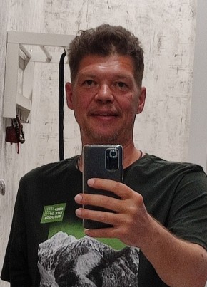 Искандер, 42, Россия, Санкт-Петербург
