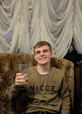 Олег, 21, Россия, Петергоф