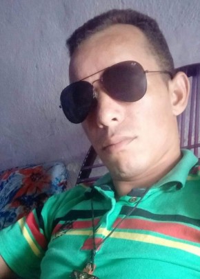 Francisco Santos, 32, República Federativa do Brasil, Afogados da Ingazeira
