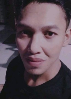 Raka adivanza, 19, Indonesia, Kedungwaru