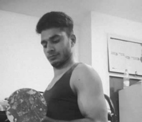 Biplop, 20, Quarteira