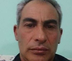 musa, 50, Khemis el Khechna