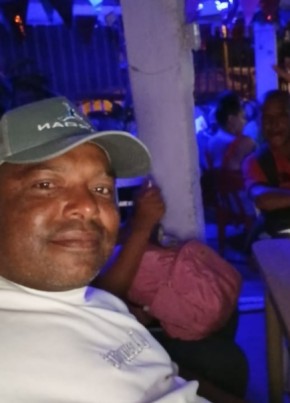 Carlos из Santiago de Cali 18 лет