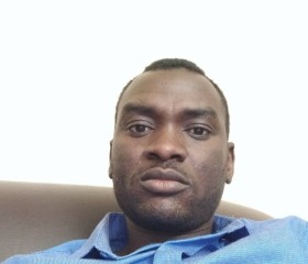 اسماعيل عبد الله, 34, Paris