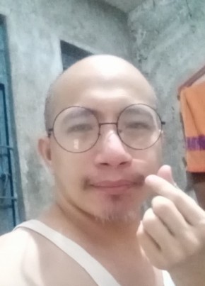 Albert из Maynila 42 года