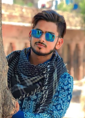 Shadab, 18, India, Delhi