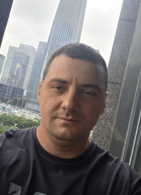 Артём из Москвы 38 лет