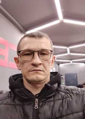 Денис из Учалы 40 лет