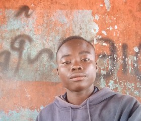 King suprême, 19 лет, Bangui