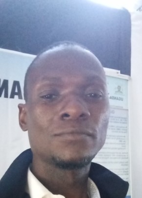 Denis S, 39, Uganda, Entebbe