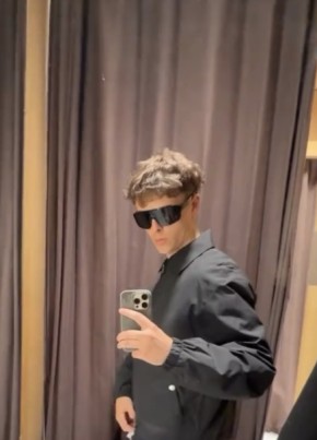 Mark из Киева 20 лет