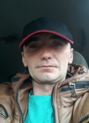 Sergiu, 35, Romania, București