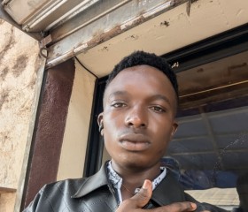 Christopher, 26, Bamenda