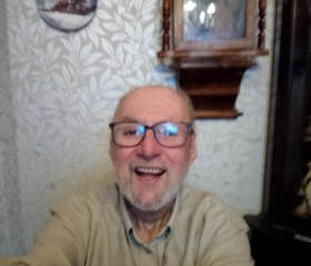 Barry, 70, Hull
